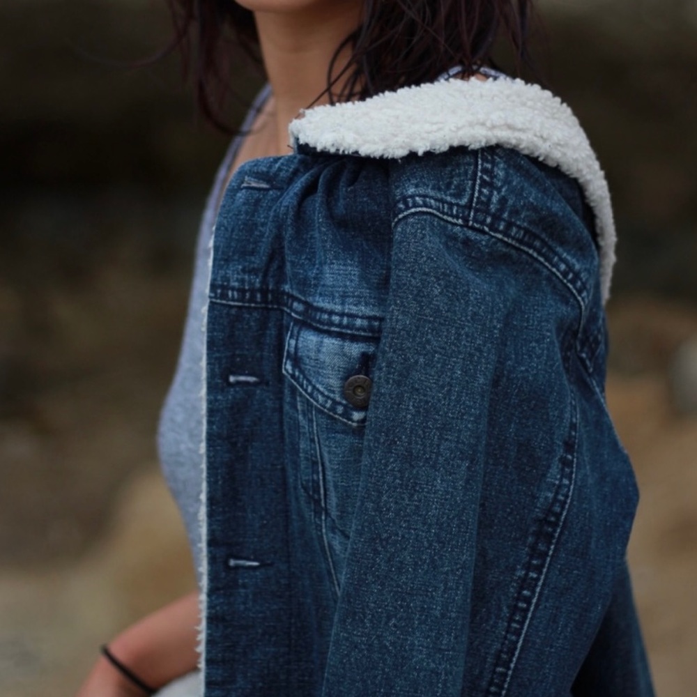 Vintage Sherpa lined jeans jacket, can fit small or medium